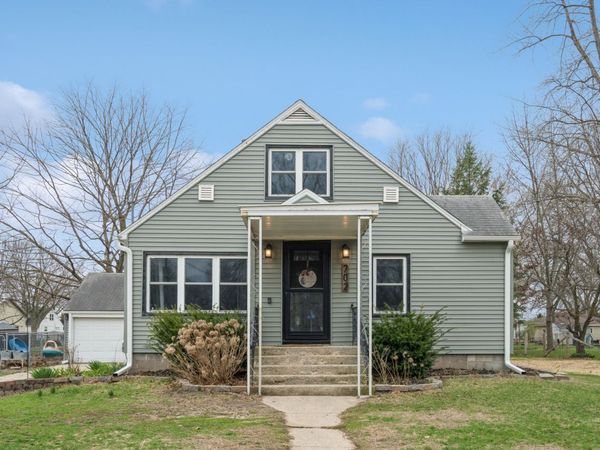 702 6th Avenue , Erie, IL 61250