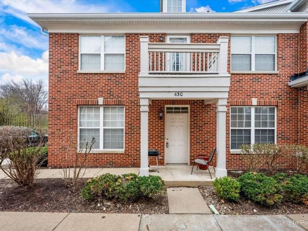 430 Commons Circle , Unit 430, Clarendon Hills, IL 60514