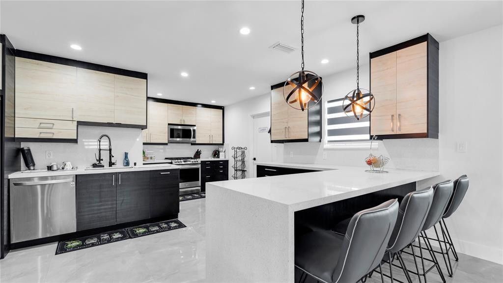 6290 W 16th Avenue, Hialeah, FL 33012 Photo