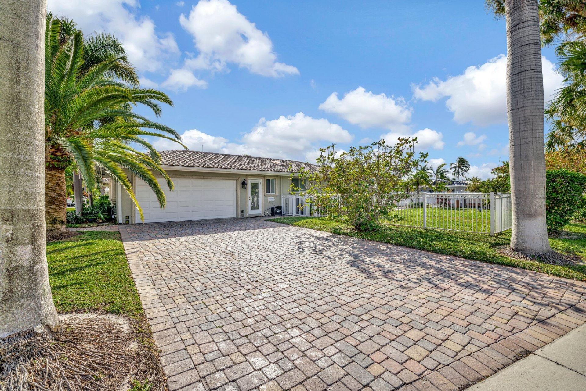 3851 NE 27th Avenue, Lighthouse Point, FL 33064 Photo