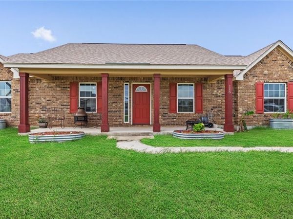 145 Gentle Breeze , Floresville, TX 78114