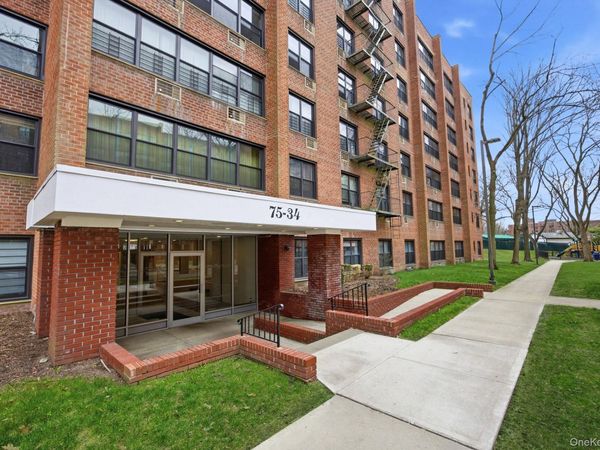 75-34 Bell Boulevard , Unit 3F, Oakland Gardens, NY 11364