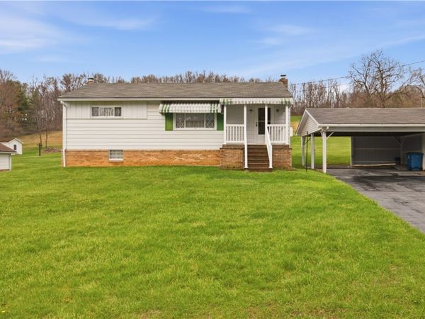 2261 Indian Head Rd, Champion, PA 15622