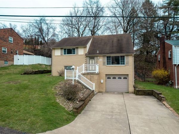 177 Poplar Ridge Dr., Penn Hills, PA 15235