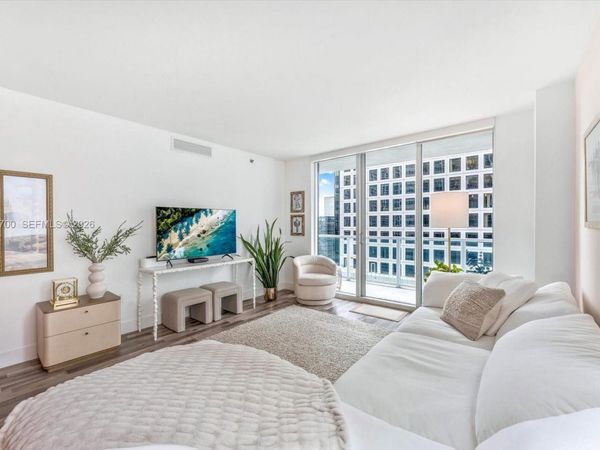 500 Brickell Ave , Unit 1810, Miami, FL 33131