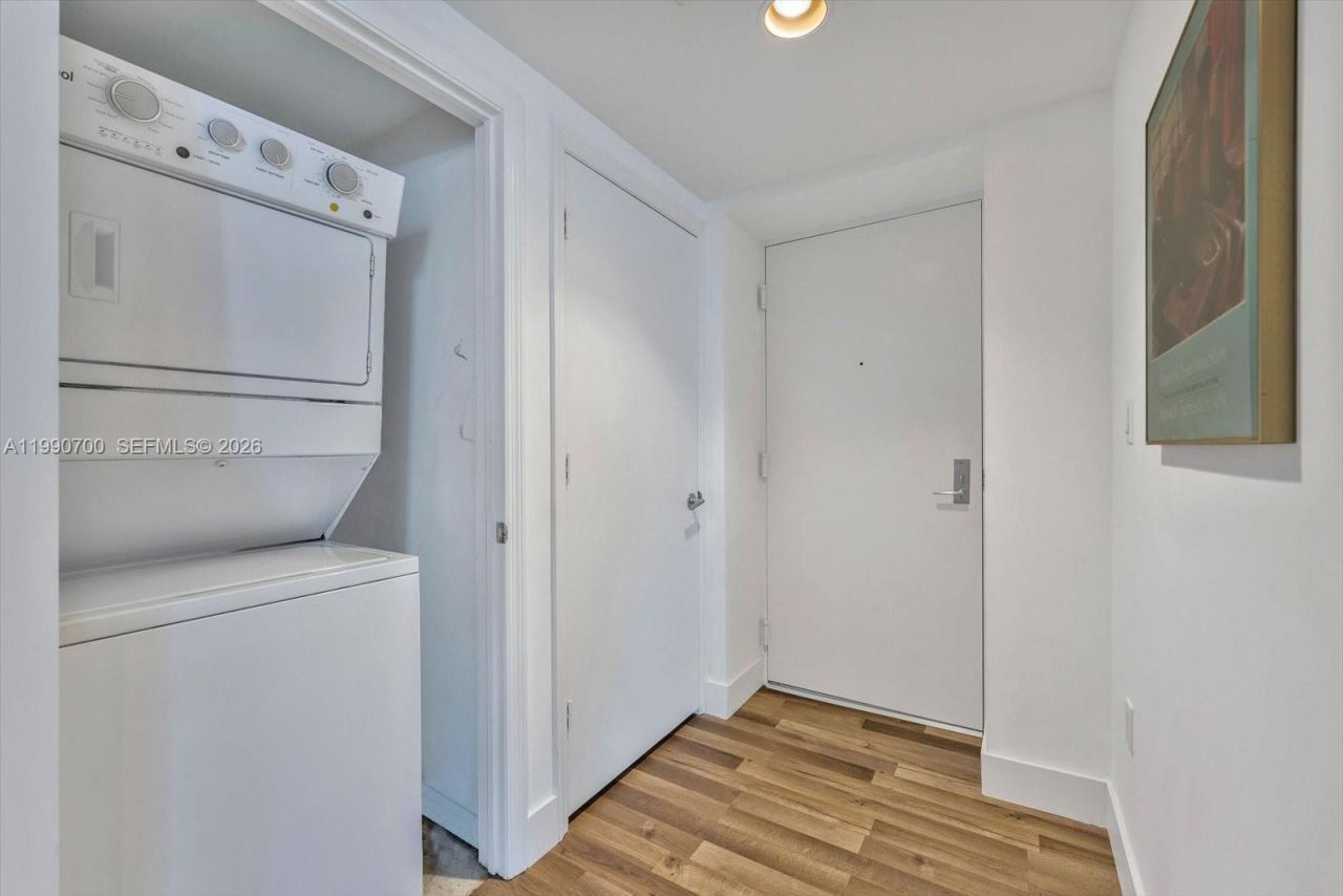 500 Brickell Ave, Unit 1810, Miami, FL 33131 Photo