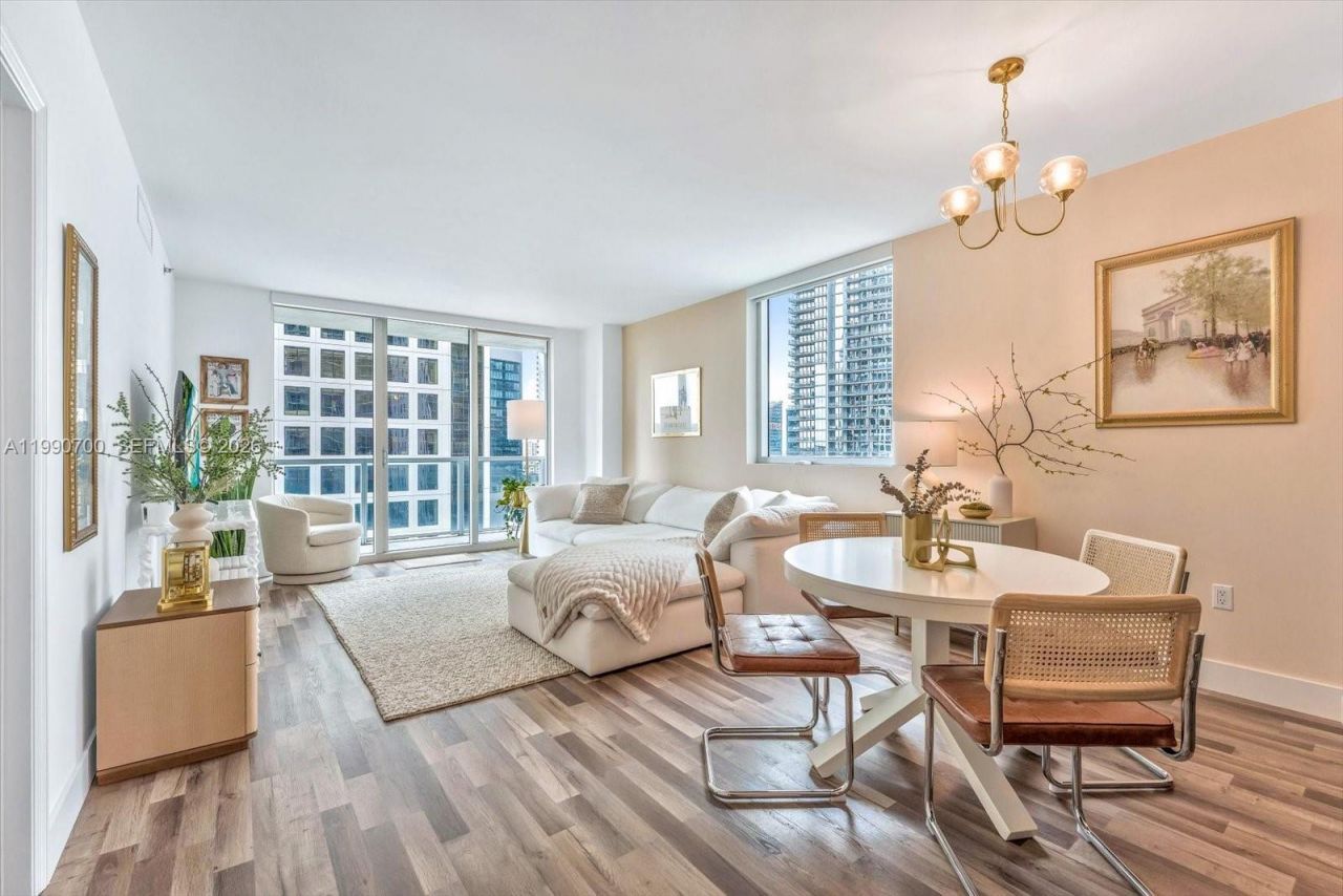 500 Brickell Ave, Unit 1810, Miami, FL 33131 Photo