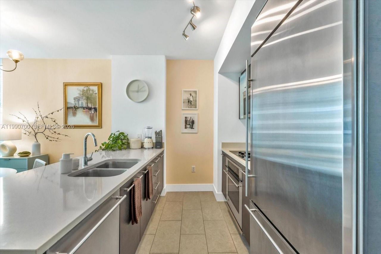 500 Brickell Ave, Unit 1810, Miami, FL 33131 Photo