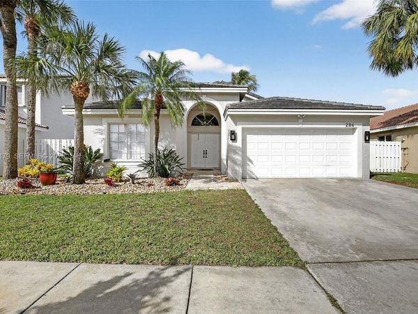 284 SW 180th Ave , Pembroke Pines, FL 33029