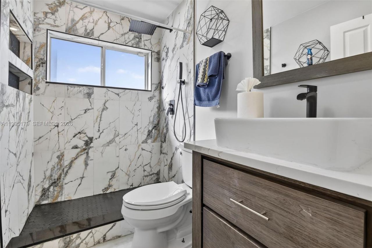 284 SW 180th Ave, Pembroke Pines, FL 33029 Photo