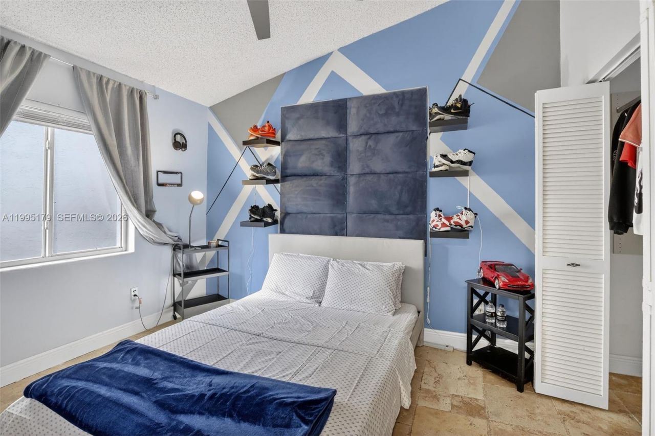 284 SW 180th Ave, Pembroke Pines, FL 33029 Photo