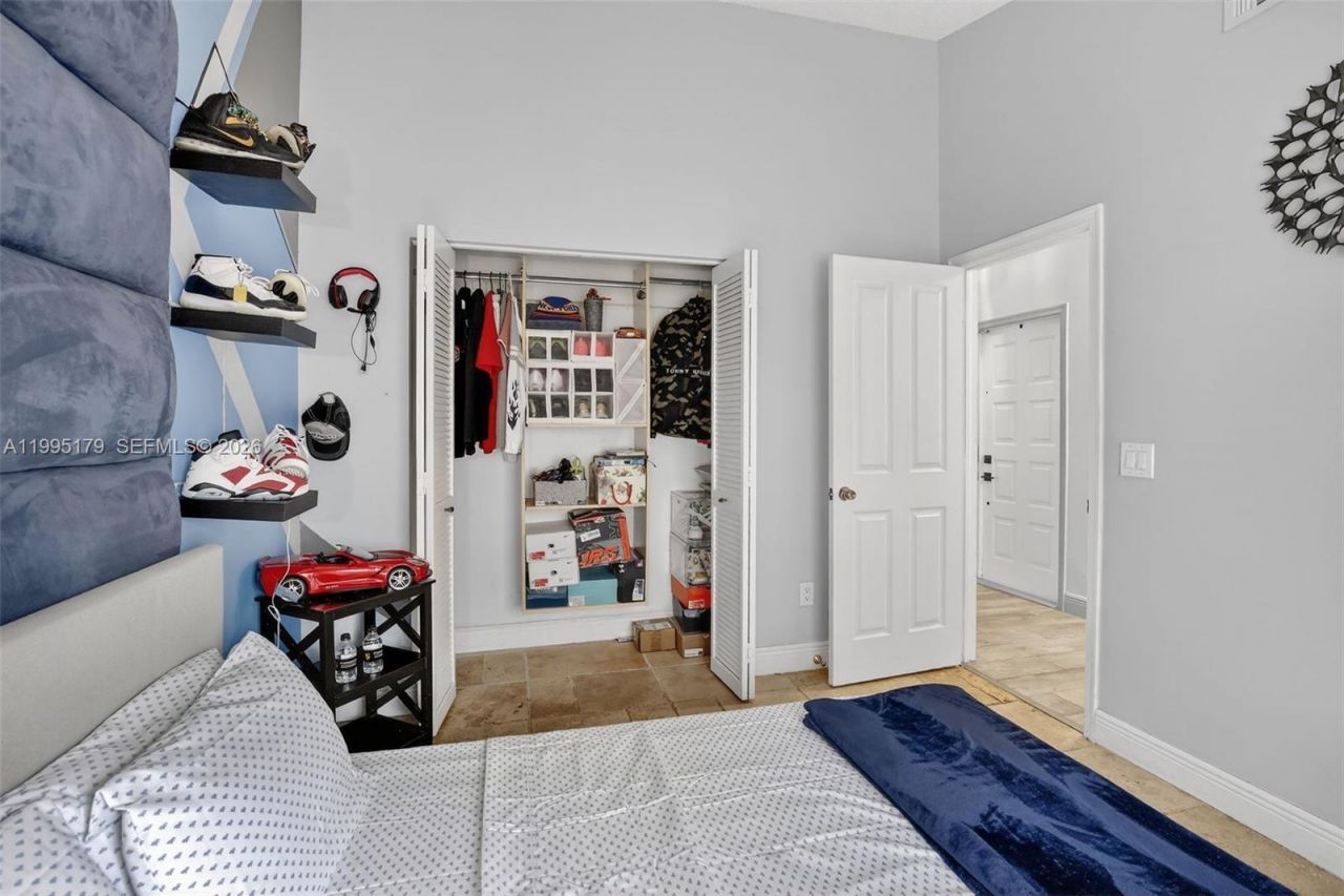 284 SW 180th Ave, Pembroke Pines, FL 33029 Photo