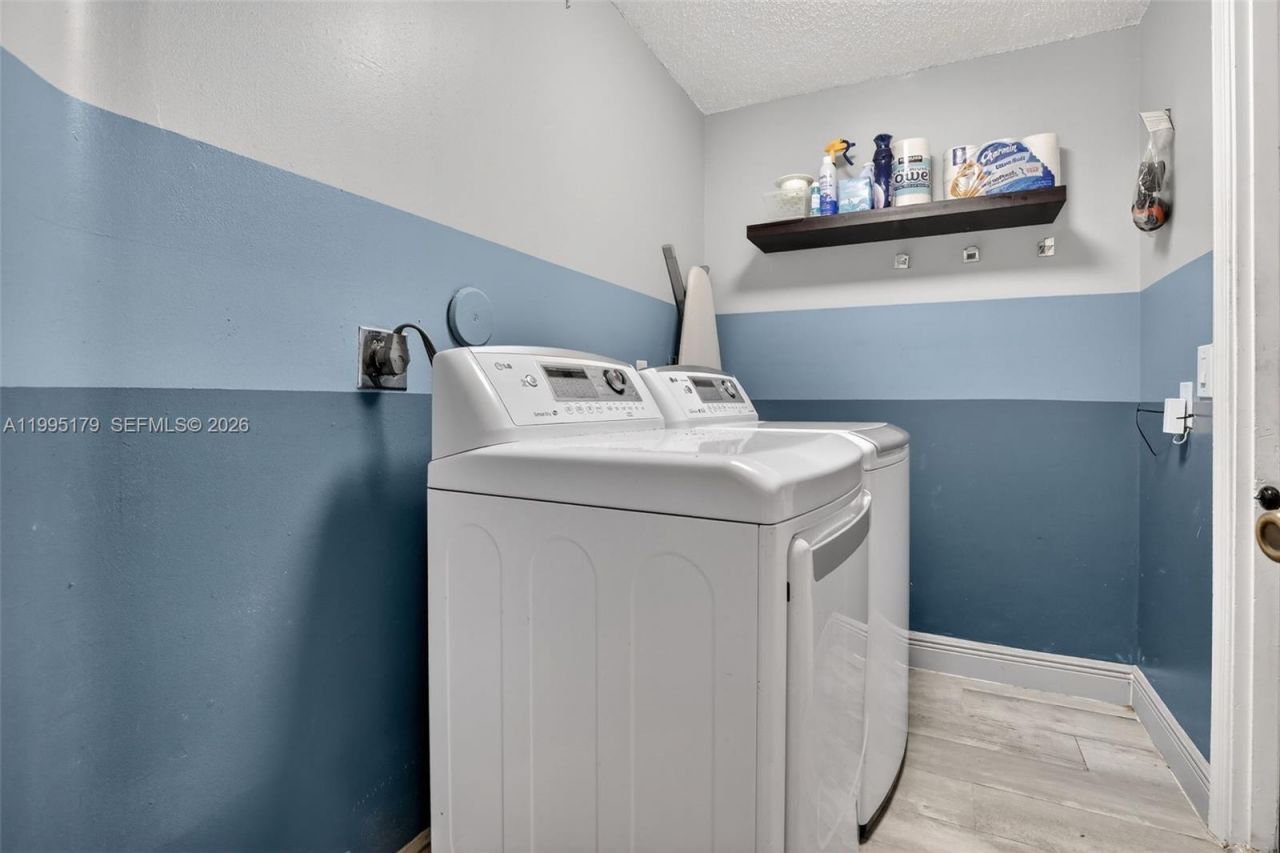 284 SW 180th Ave, Pembroke Pines, FL 33029 Photo