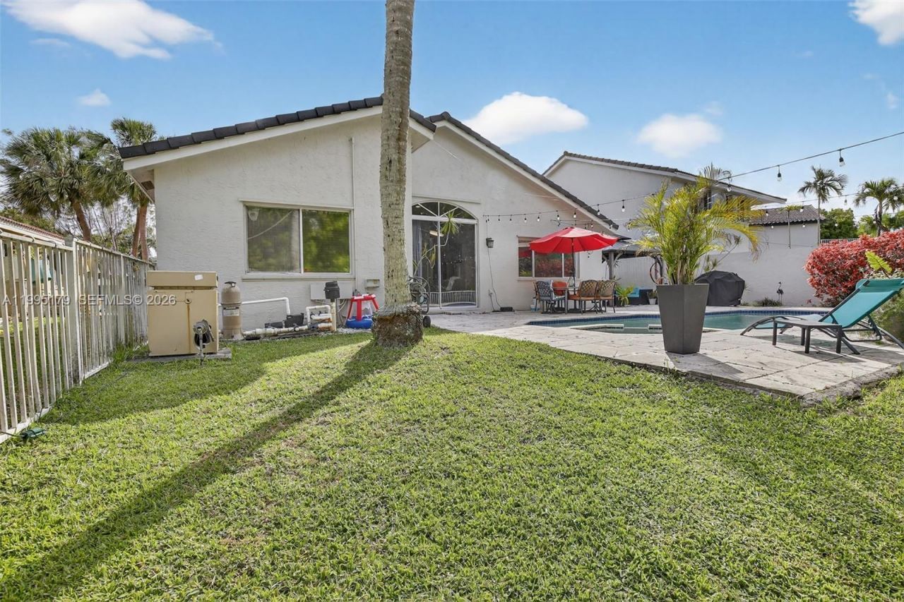 284 SW 180th Ave, Pembroke Pines, FL 33029 Photo