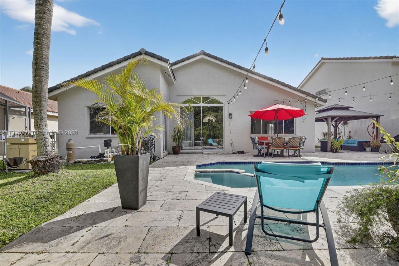 284 SW 180th Ave, Pembroke Pines, FL 33029 Photo