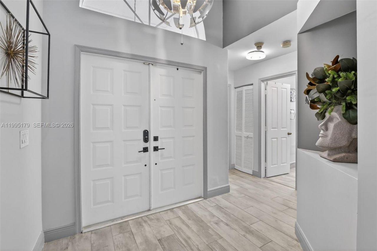 284 SW 180th Ave, Pembroke Pines, FL 33029 Photo