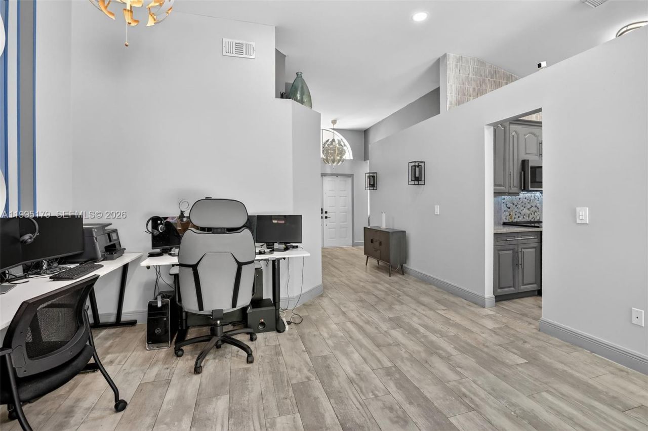 284 SW 180th Ave, Pembroke Pines, FL 33029 Photo