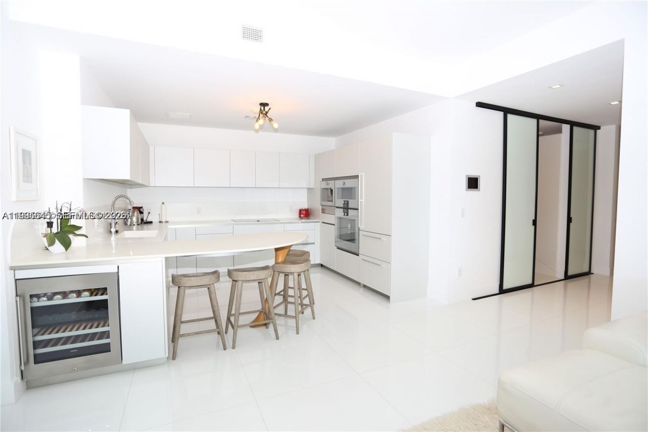 16901 Collins Ave , Unit 904, Sunny Isles Beach, FL 33160 Photo