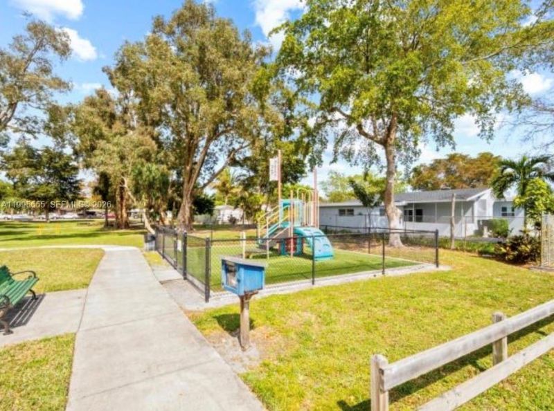 816 N Golf Dr, Hollywood, FL 33021 Photo