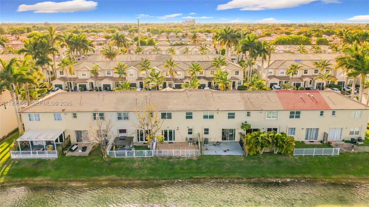 1013 NE 42nd Ave, Homestead, FL 33033 Photo