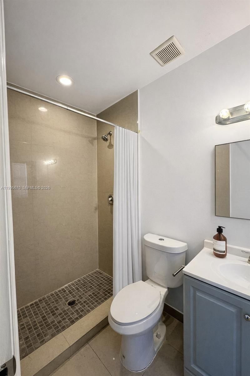 2155 NW 28th St, Miami, FL 33142 Photo