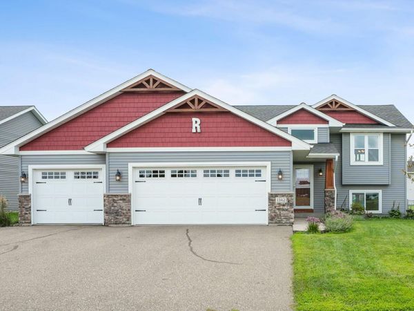 1142 W Edge Place, New Richmond, WI 54017