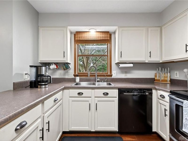 4165 Summerfield Drive, Dayton, OH 45432 Photo 11