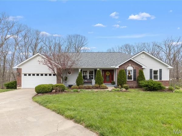 9 W Hampton Court, Foristell, MO 63348