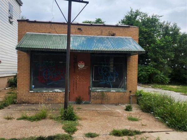 8352 Halls Ferry Road , St Louis, MO 63147