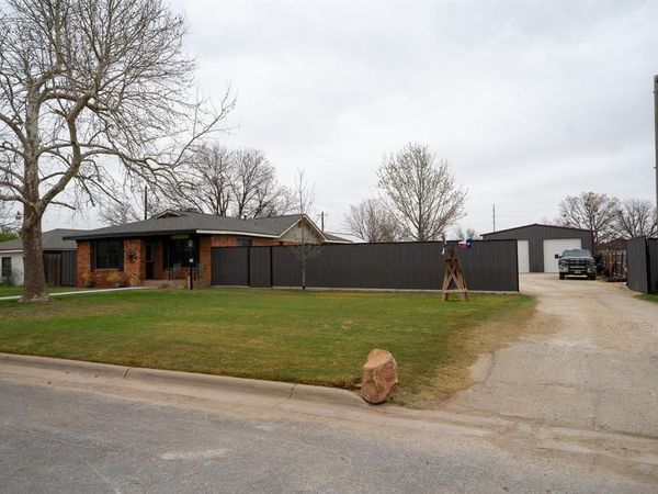 455 5th, Hawley, TX 79525