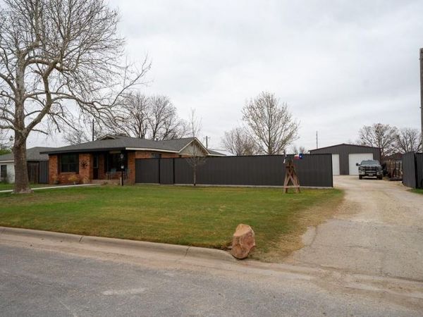 455 5th, Hawley, TX 79525