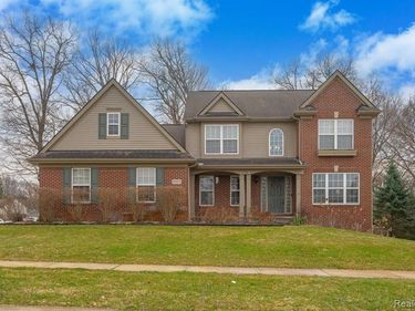 8925 El Dorado Drive, White Lake Twp, MI 48386