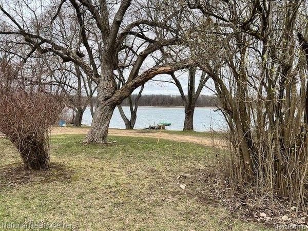 1625 HIGHLAND PARK Drive , Highland Twp, MI 48356