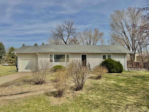 633 Jackson St, Moville, IA 51039