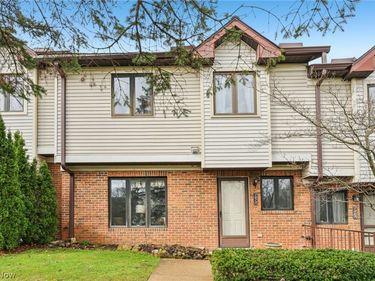 7073 Village Drive, Concord Twp, OH 44060