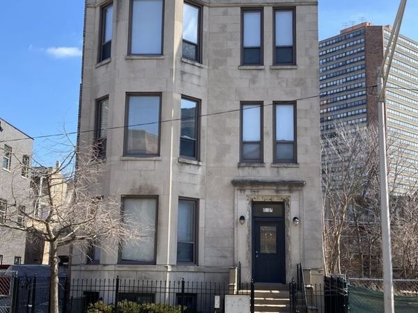 4041 S Calumet Avenue , Chicago, IL 60653