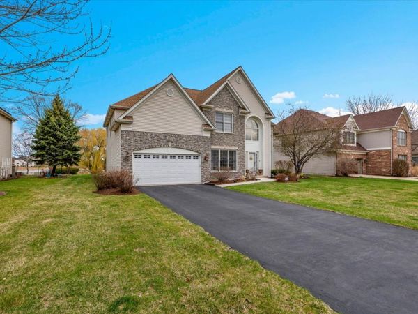 415 Mallard Point Drive , North Aurora, IL 60542