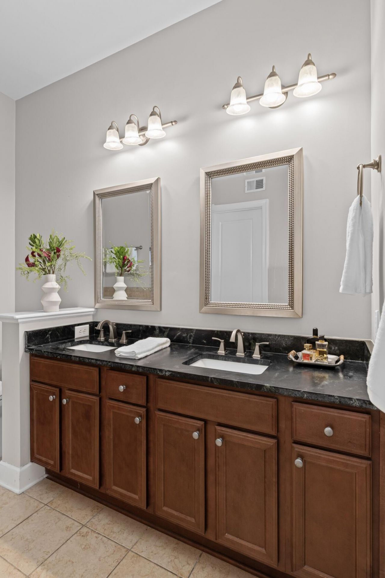 145 Pier View Street Photo 13