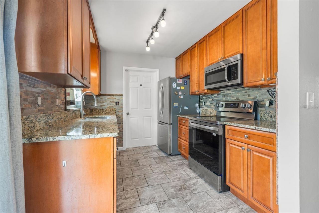 3252 21st Place Sw, Largo, FL 33774 Photo