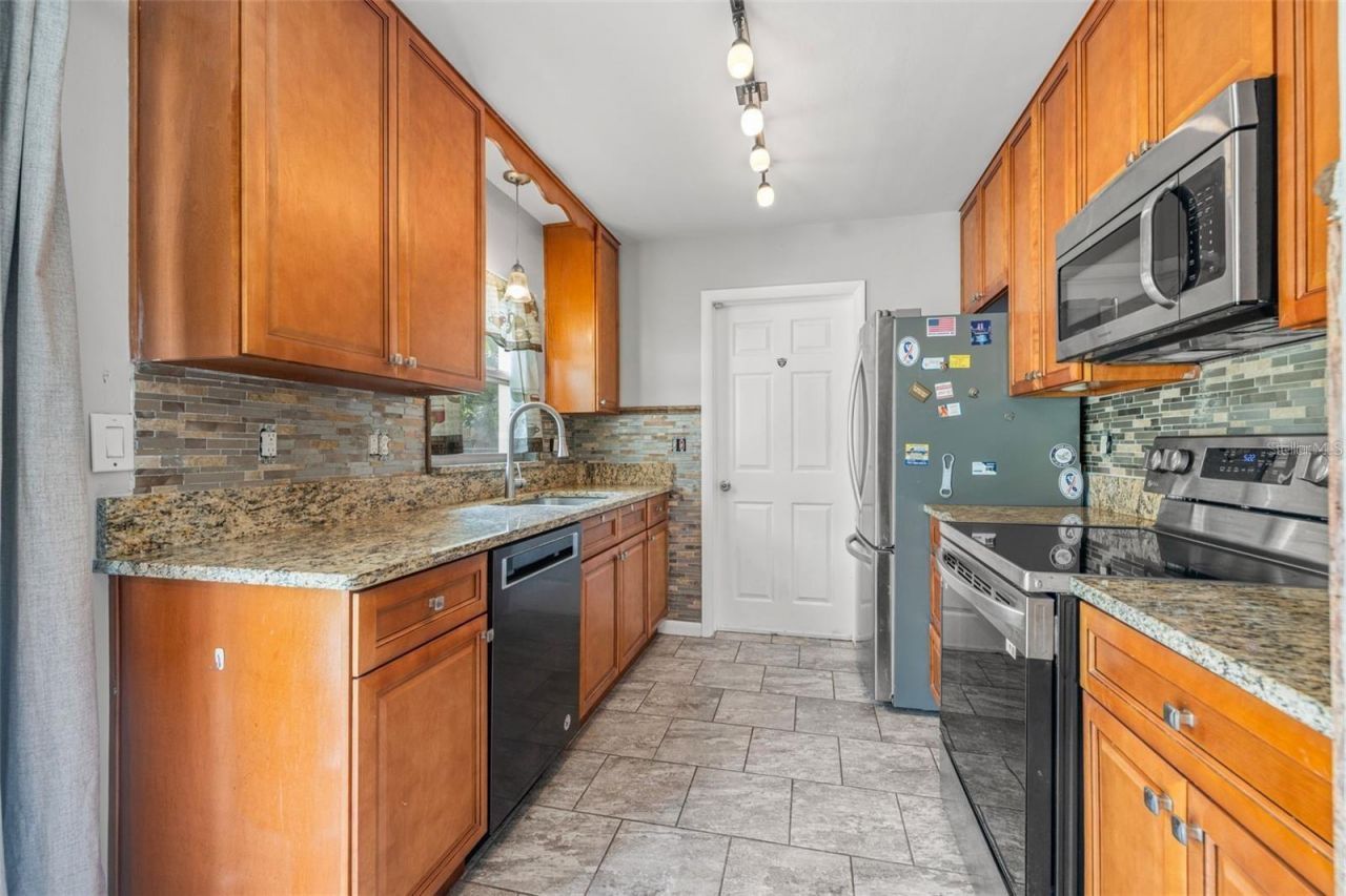 3252 21st Place Sw, Largo, FL 33774 Photo