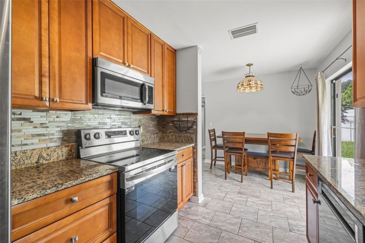 3252 21st Place Sw, Largo, FL 33774 Photo