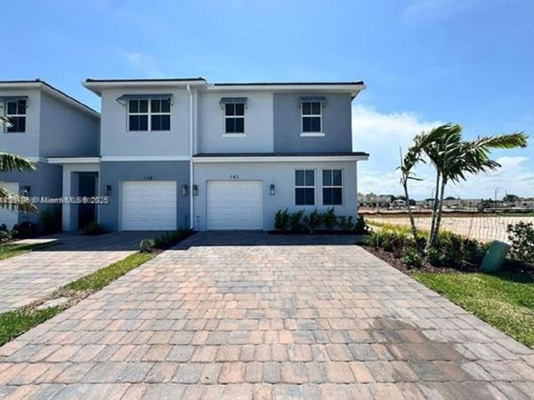 142 NE 14TH TERRACE , HOMESTEAD, FL 33033