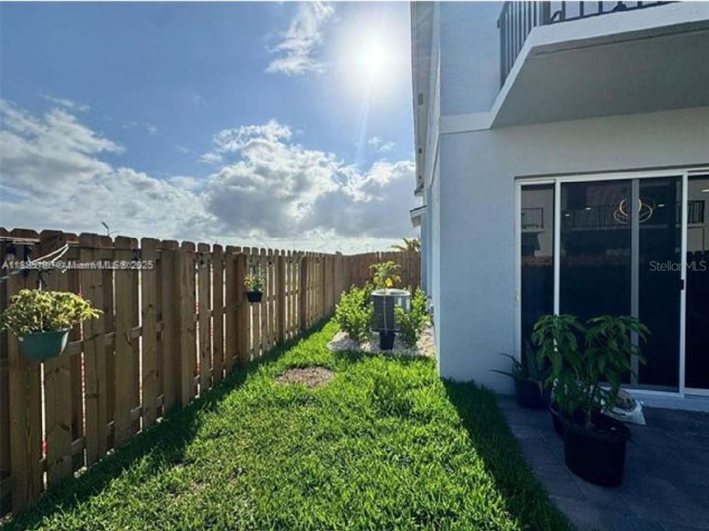 142 NE 14th Terrace , Homestead, FL 33033 Photo