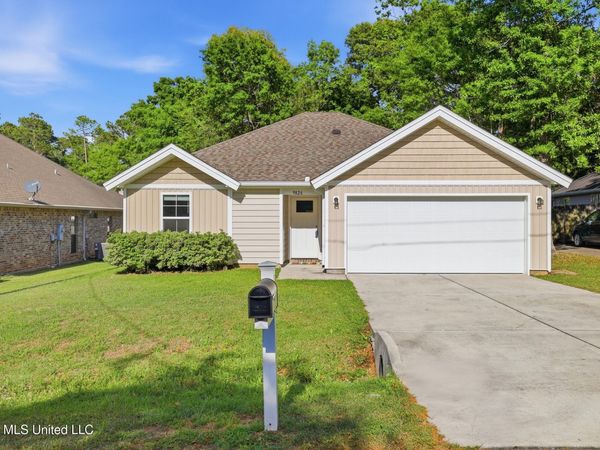 9826 Ala Moana Street, Diamondhead, MS 39525