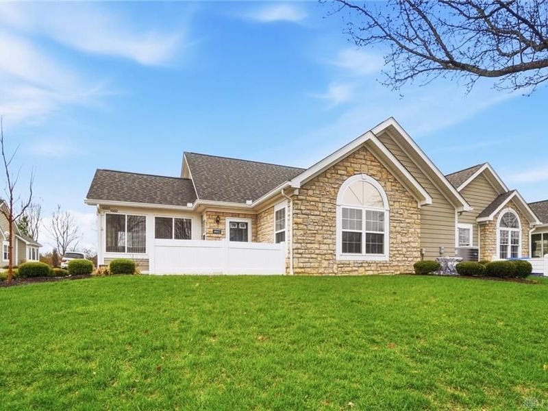 4662 Cobblestone Drive, Tipp City, OH 45371 Photo 2