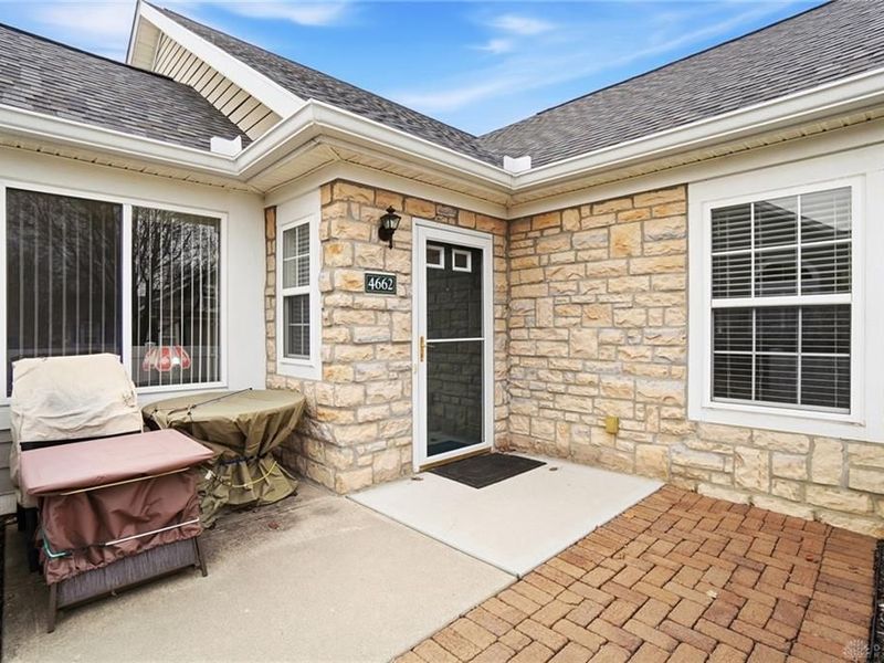 4662 Cobblestone Drive, Tipp City, OH 45371 Photo 3