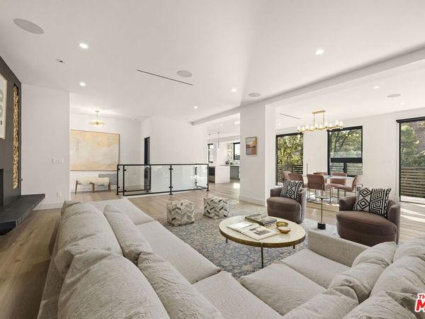 3147 Hollyridge Drive , Los Angeles, CA 90068