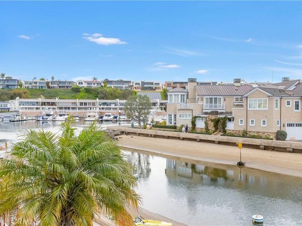 325 Grand Canal , Newport Beach, CA 92662