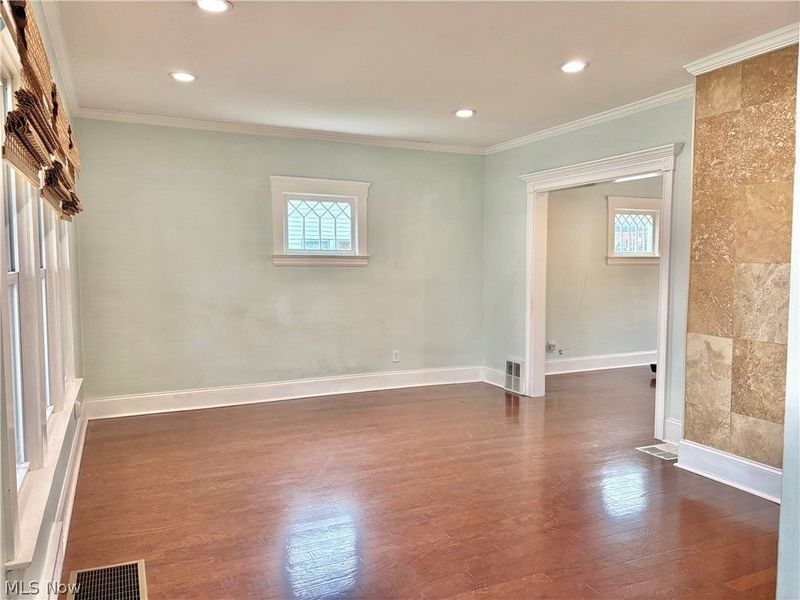 7909 Colgate Avenue , Cleveland, OH 44102 Photo 21