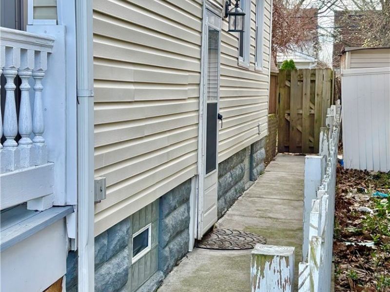 7909 Colgate Avenue , Cleveland, OH 44102 Photo 5